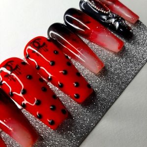 Valentine's Day press on nails Size Medium
